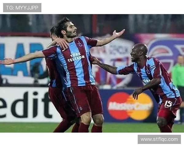 巴萨克赛尔中场表现稳健，助力球队攻防转换新战略逐渐成型