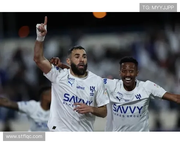 本泽马破解顶级防线的战术解析