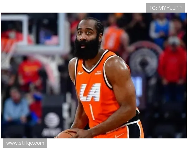 哈登挡拆拉扯防线胜过库里，关键回合组织更稳