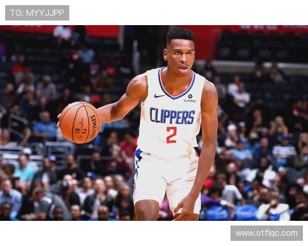 谢伊·吉尔杰斯-亚历山大无球跑动提升三分效率显著拉开防守空间